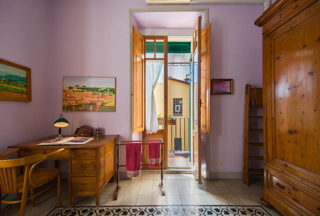 Colosseo Holiday House โรม ภายนอก รูปภาพ